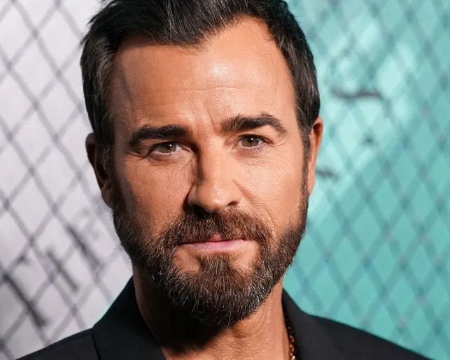 Justin Theroux - Name, age, height, hometown, famous movies, current relationship, awards.