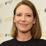 Anna Torv - Name, age, height, hometown, famous movies, current relationship, awards.