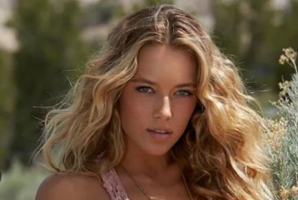 Hannah Ferguson - Name, age, height, hometown, famous movies, current relationship, awards.