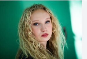 Helena Zengel – Name, age, height, hometown, famous movies, current relationship, awards.