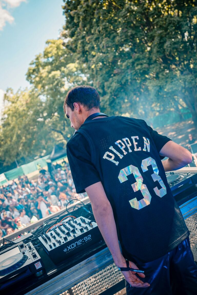 Popeye jones taylor swift